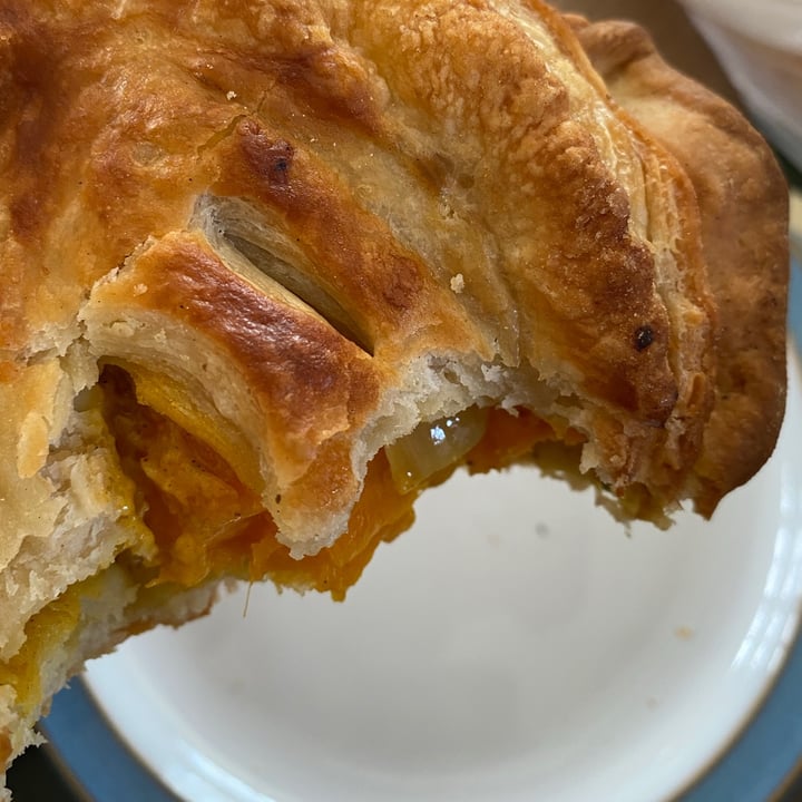 photo of Vegan Bay Baker Curried Veg Pie shared by @caitliin on  26 Sep 2020 - review