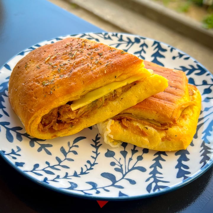 photo of Padoca Lanche Misto Com Seitan, Queijo e Pimenta Verde shared by @thedonb on  22 Sep 2022 - review