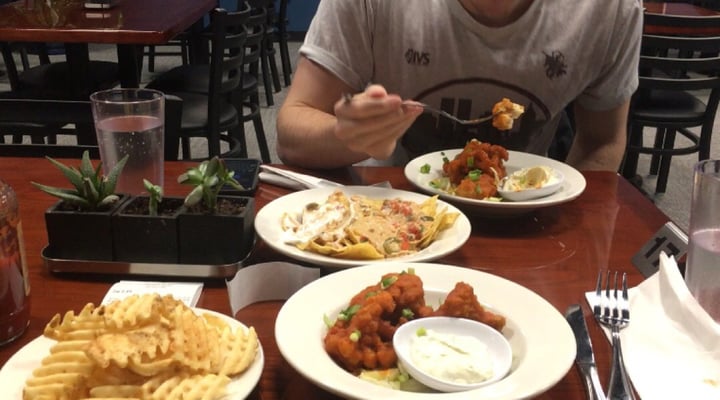 review photo of Manna Kitchen Buffalo Cauliflower Wings shared by @shasiewicz on 19 Feb 2020 - review