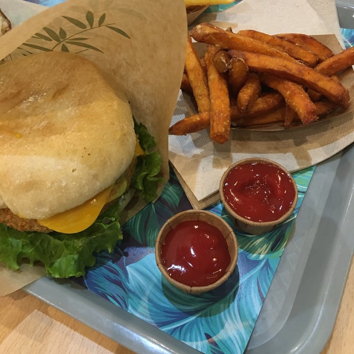 review photo of Khambú Hamburguesa Mexicana shared by @lucy90 on 01 Oct 2021 - review
