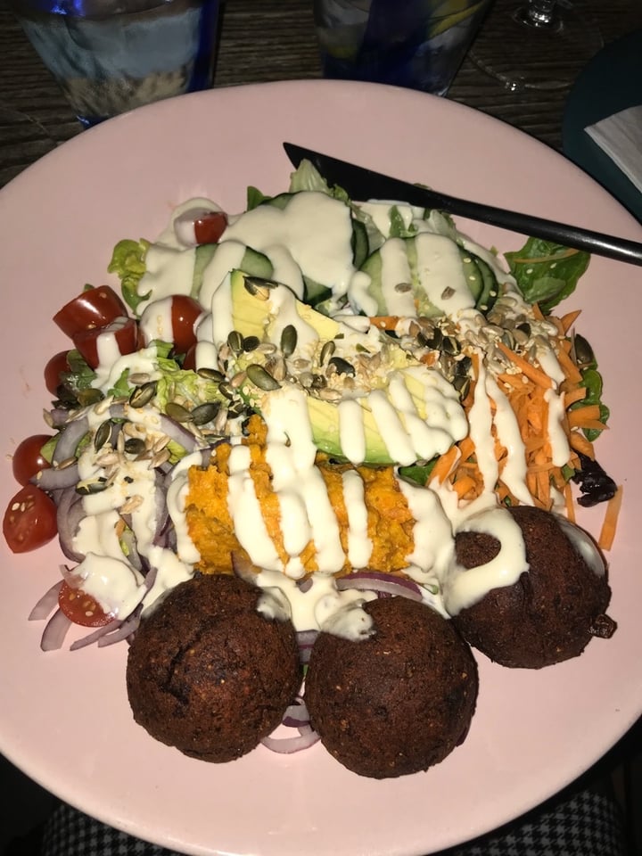 photo of Lexi's Healthy Eatery Falafel Bowl shared by @veggielover20 on  16 Jan 2020 - review