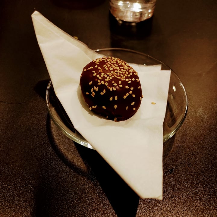 photo of Vegan Yes Shoreditch Dark chocolate mochi shared by @stevenneoh on  17 Aug 2022 - review