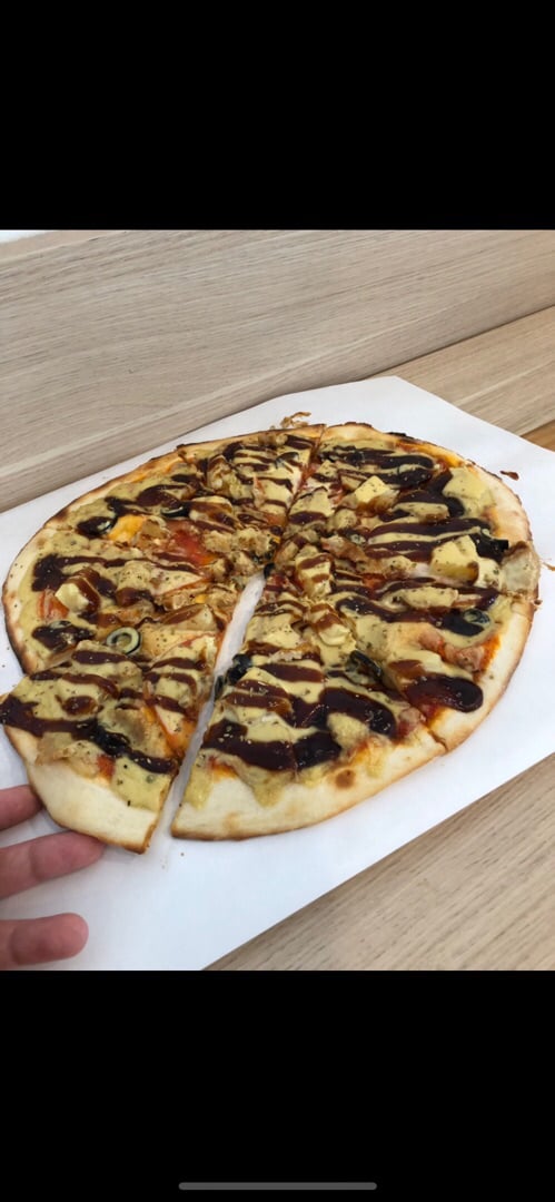 photo of WS Deli Experience Store Bbq Chicken Pizza shared by @emelty on  11 Sep 2019 - review