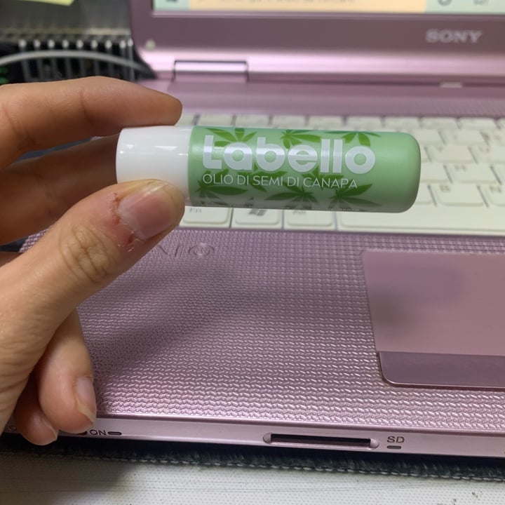 review photo of Labello Naturally Vegan - Olio di canapa e burro di karitè shared by @veglitch on 21 Nov 2022 - review