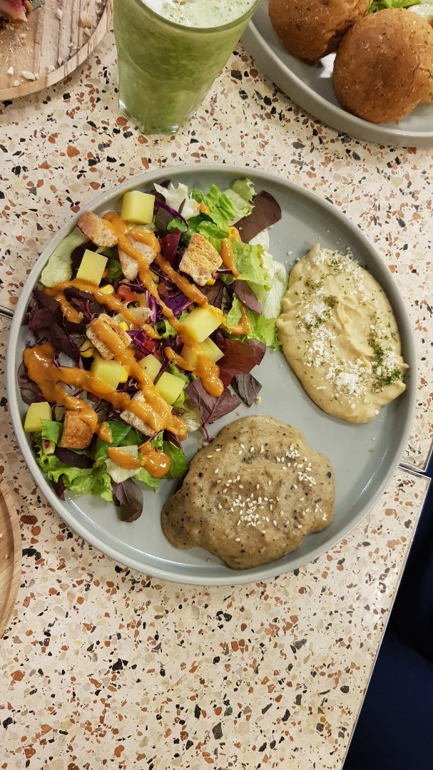 review photo of Burgreens Bandung Burgreens Steak shared by @irawanjohan on 07 Dec 2019 - review