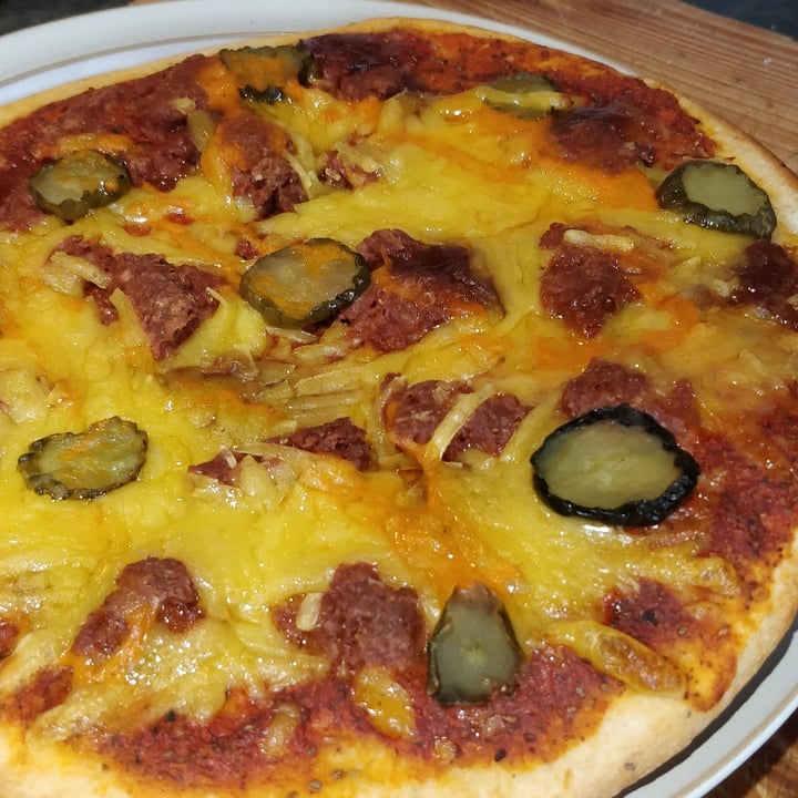 photo of One Planet Pizza Meatless Farm Cheezeburger Pizza shared by @junkfoodqueen on  10 Jun 2020 - review