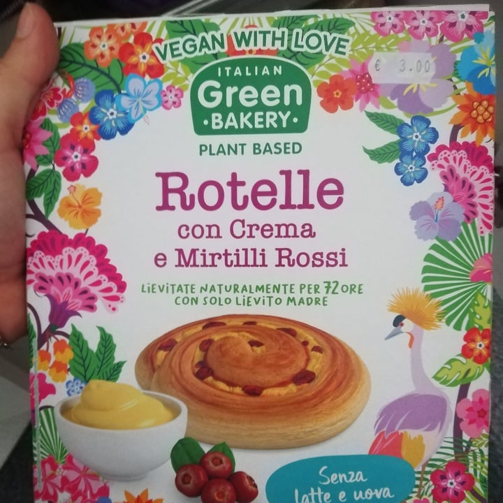 photo of italian green bakery Rotelle Con Crema E Mirtilli Rossi shared by @littlepoppyseed on  21 Nov 2022 - review