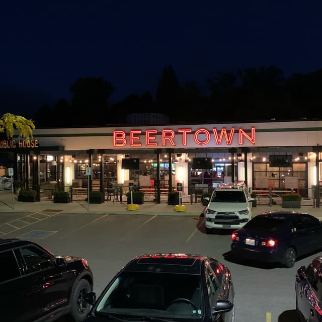Photo of the dish “Plant-Based Beertown Burger”