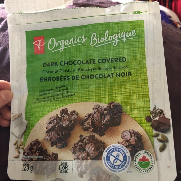 review photo of President's Choice Dark Chocolate Covered Coconut Clusters shared by @veganweirdo8 on 16 Dec 2020 - review