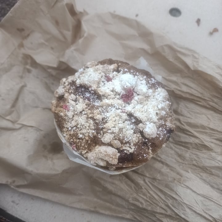 photo of Kaiaroha Raspberry Crumble Muffin shared by @weeney on  29 Mar 2022 - review