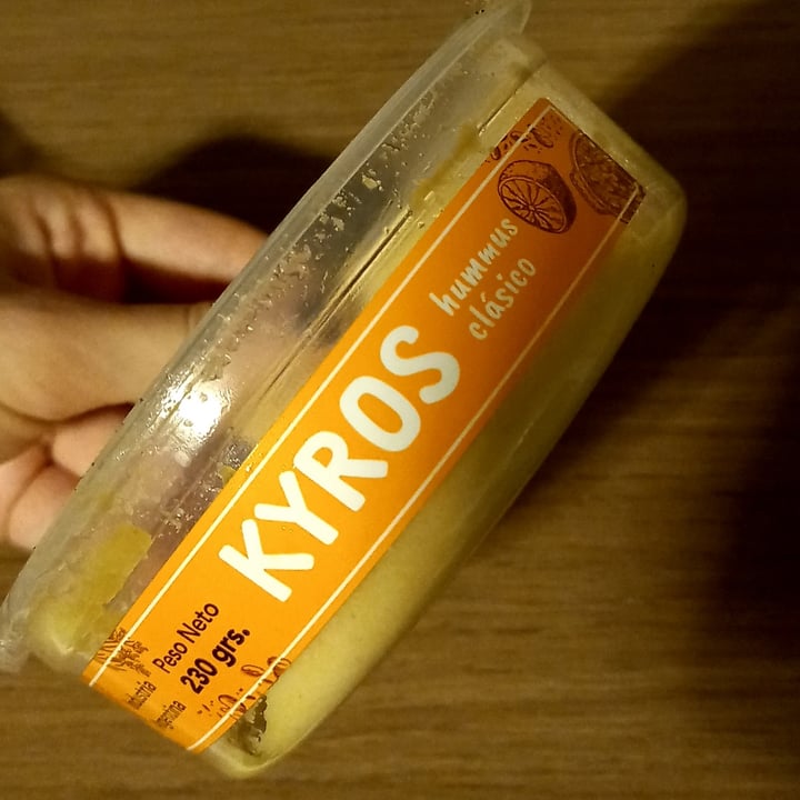 photo of Rotiseria Kiros - Casa de Comidas hummus de garbanzo vegano shared by @chiryps on  28 Jan 2022 - review
