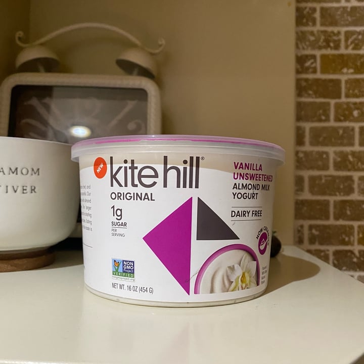 photo of Kite Hill Original Vanilla Unsweetened Almond Milk Yogurt shared by @yarilovezzucchini on  08 Oct 2022 - review