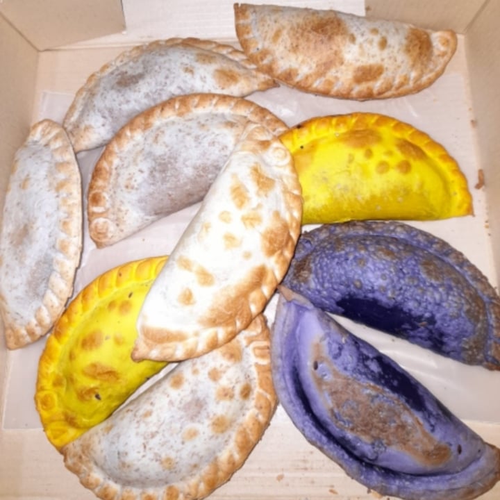 review photo of Central Pizzas Y Empanadas Avellaneda Empanadas veganas shared by @josejesica on 06 Jul 2021 - review