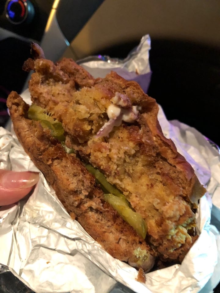photo of Plant Based Pizzeria Chicken Sandwich shared by @llamasluvthis on  28 Feb 2020 - review
