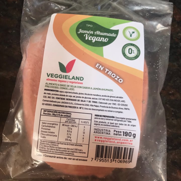 photo of Veggieland Jamón Ahumado Vegano 1kg shared by @malenadecorte on  29 Nov 2020 - review