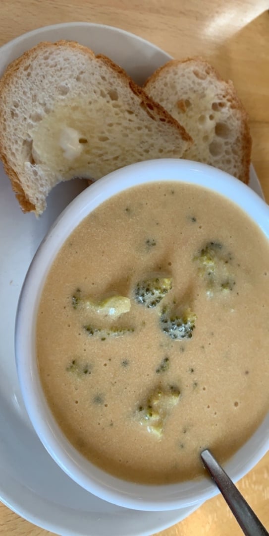 photo of Vegan East Cheddar Broccoli Soup shared by @plantbasedsusan on  23 Mar 2020 - review