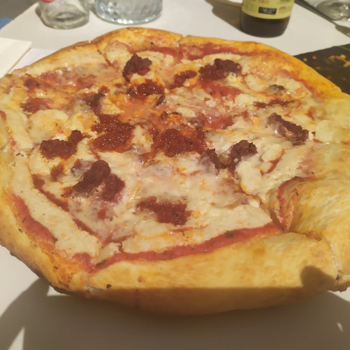 photo of Pura Vida Vegan Bar (Santa y Pura) Pizza alemana shared by @crisvegan24 on  23 May 2021 - review