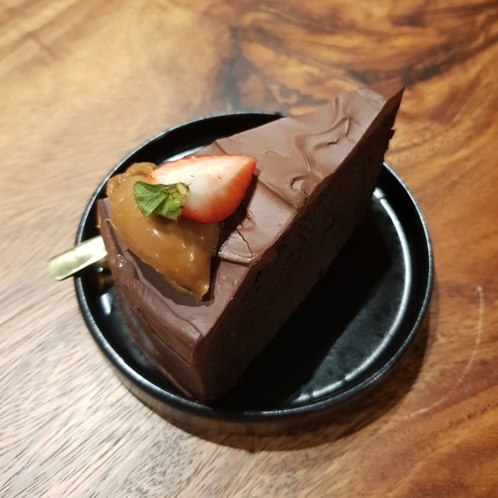 photo of Genius Central Singapore Vegan chocolate mud cake shared by @far3ana on  23 Jul 2020 - review