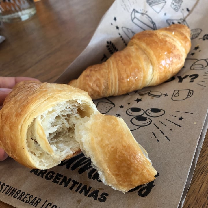 photo of Costumbres Argentinas Cornetto Vegano shared by @rbtinez15 on  13 Jun 2021 - review