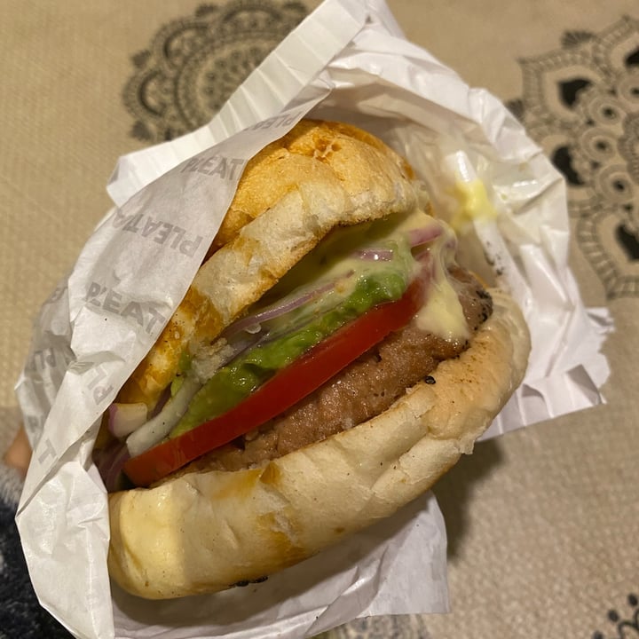 photo of Vegan Meat Meat burger shared by @martusalgado on  27 Mar 2022 - review