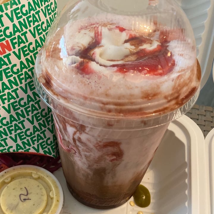 review photo of Fat Vegan Malteada napolitana shared by @estefaniagoram on 13 Oct 2020 - review