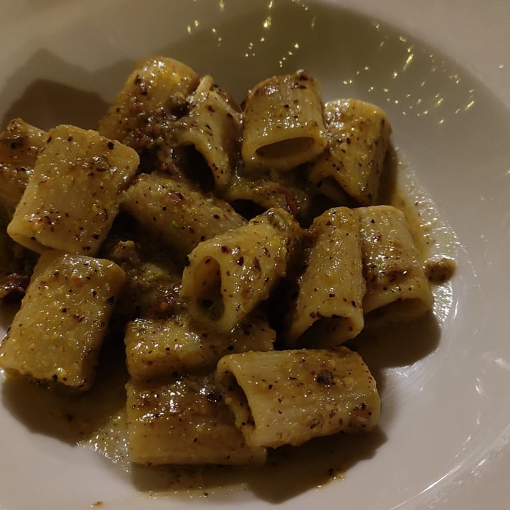 photo of Ristorante "Terra e Sapori" Mezze maniche con crema di pistacchi e pomodori secchi shared by @ssb1ssb1989 on  04 Jun 2022 - review