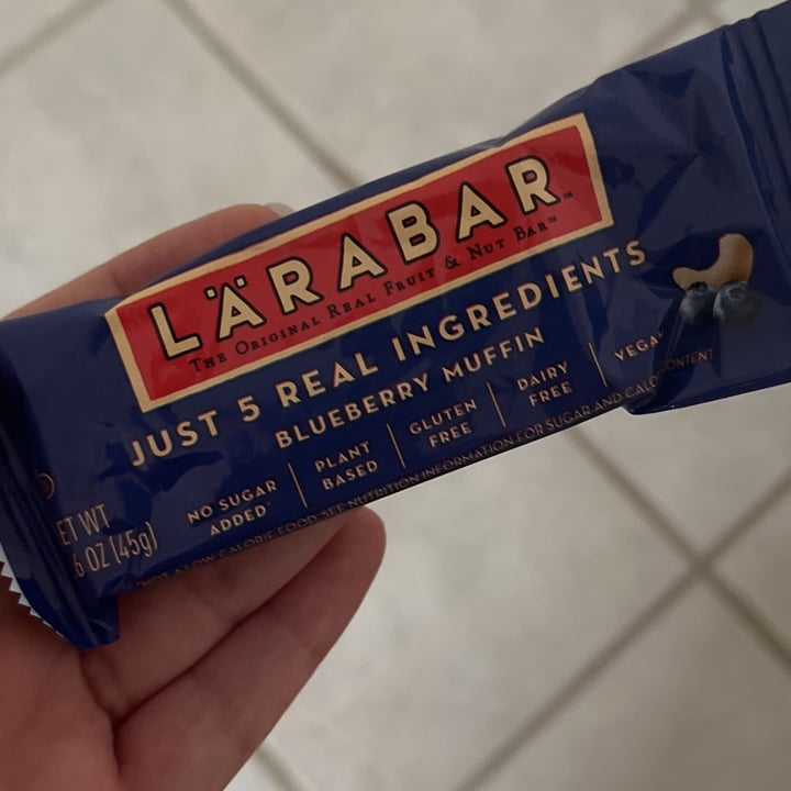photo of Larabar Blueberry Muffin Bar shared by @bego18 on  06 Nov 2022 - review