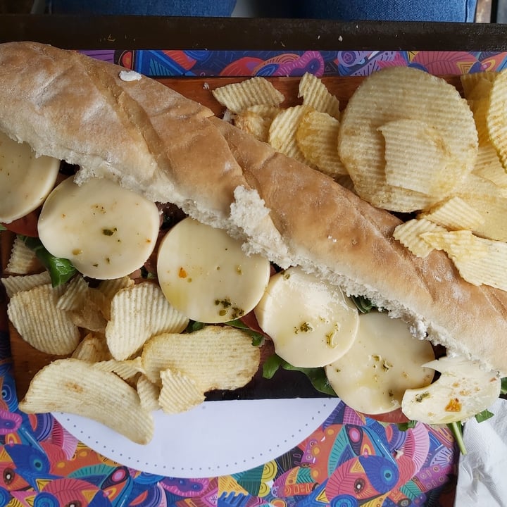 review photo of La terraza del almacén Sandwich capresse vegano shared by @valenbetchakian on 19 Jan 2022 - review