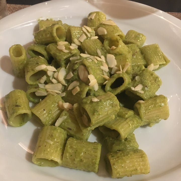photo of Ristorante Cantina 26 Mezze maniche con pesto di ruchetta, olive taggiasche e mandorle shared by @danieladeluca on  02 Aug 2021 - review