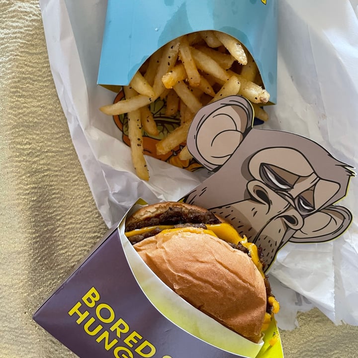 photo of Bored & Hungry Beleaf Mutant OG Burger Combo shared by @333magic333 on  28 Apr 2022 - review