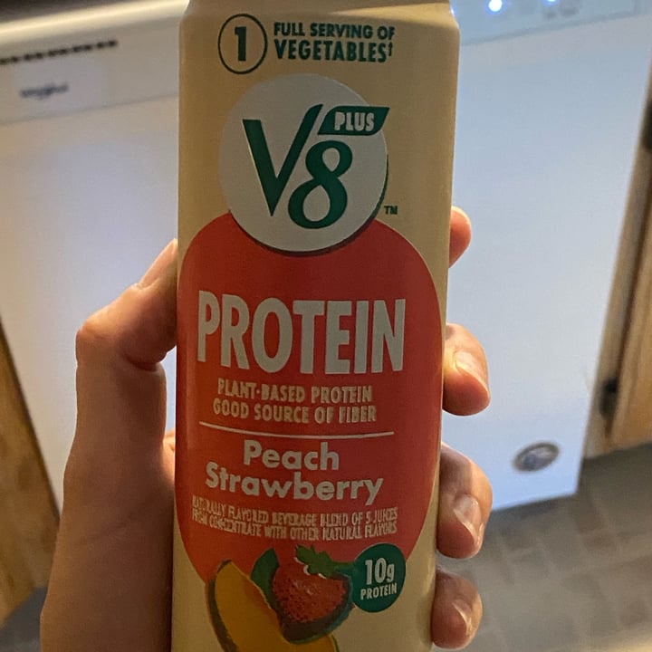 photo of V8 V8 Plus Strawberry peach shared by @pimentelbruna on  29 Jul 2022 - review