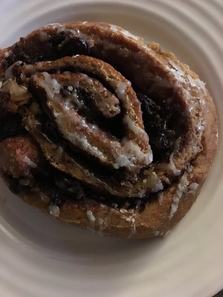 photo of Duncan Garage Cafe & Bakery Vegan Cinnamon Buns shared by @maggie on  28 Apr 2018 - review