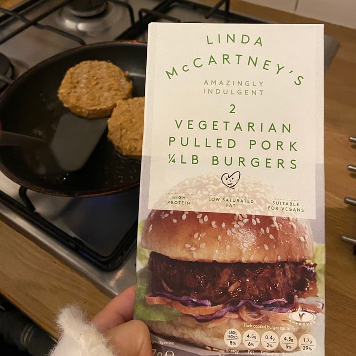photo of Linda McCartney's 2 Vegetarian Pulled Pork 1/4lb Burgers shared by @ecwright on  04 May 2021 - review