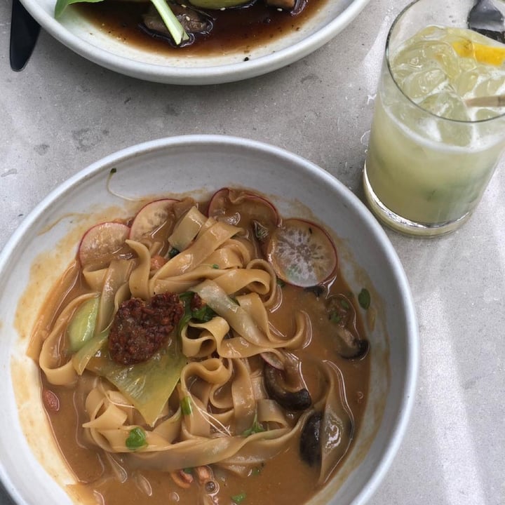 review photo of Mudrá Fideos con salsa picantes shared by @camicamelo on 22 Dec 2021 - review