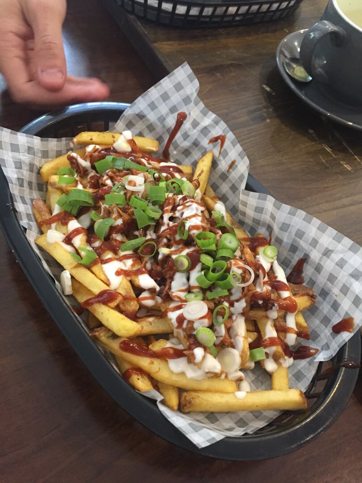 review photo of Vutie Beets Jackfruit Loaded Fries shared by @amyfortheanimals on 04 Jan 2020 - review