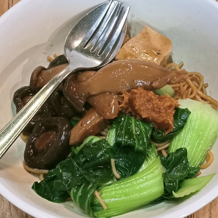 photo of 素悟 Lotus Vegetarian Kitchen - Food Republic, Vivo City Handmade Noodles with Braised Mushrooms shared by @kismetcandle on  22 Oct 2022 - review
