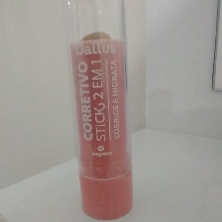 review photo of Dailus Corretivo Stick 2 em 1 shared by @emyss on 12 May 2022 - review