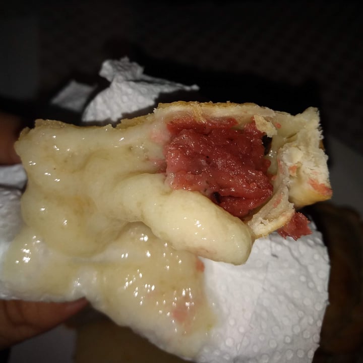 photo of La Reverde Parrillita Vegana Empanada de Jamón y Queso shared by @todoestaninflamable on  03 Jul 2020 - review
