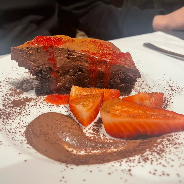 photo of La Colubrina Sacher vegana shared by @ambragargiulo on  11 Apr 2022 - review