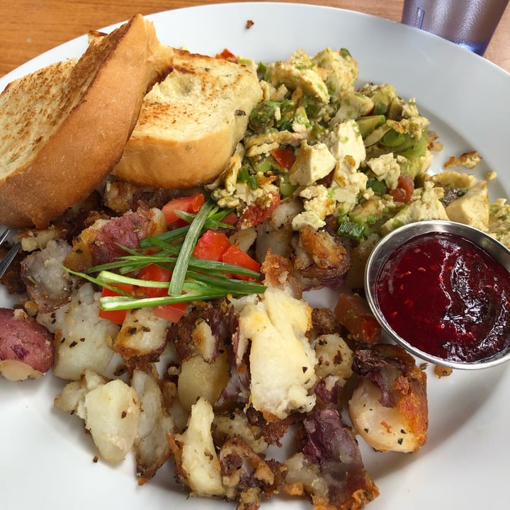 photo of Orphan Avocado scramble shared by @ehoops on  21 Oct 2021 - review