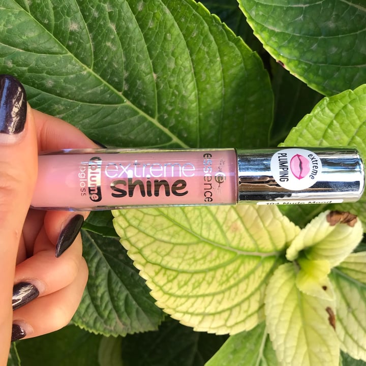 photo of Essence Cosmetics Extreme Shine Volume lipgloss shared by @francineveg on  04 Oct 2021 - review