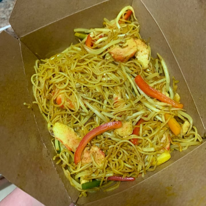 photo of Buddha's Singapore Style Vermicelli with Shrimps and Bean Sprout shared by @nowmakeitvegan on  08 May 2022 - review