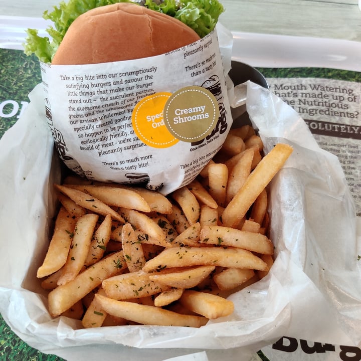 photo of VeganBurg Singapore Creamy Shrooms Burger Meal shared by @lazula14 on  24 Apr 2021 - review
