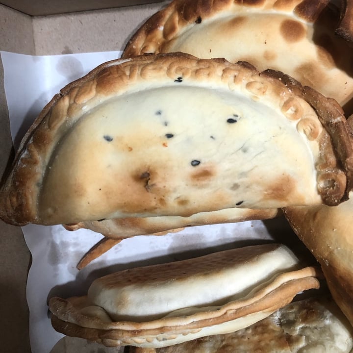 photo of Empanadas de 10 Empanadas Veganas shared by @lolebarbieri on  29 Dec 2021 - review