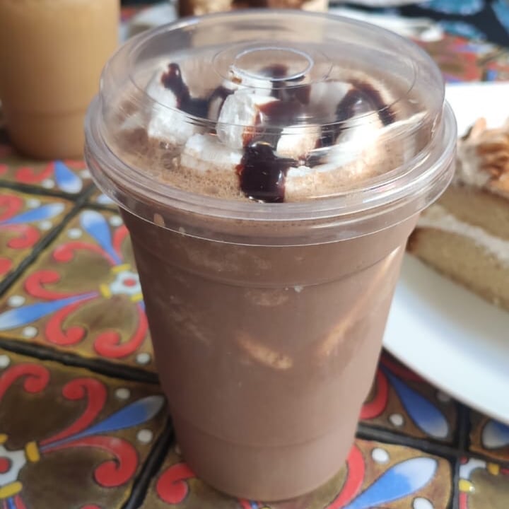 photo of OM - Vegan Coffe Shop & Beer Frappe Frozen Choko shared by @azaivegana on  15 Dec 2020 - review