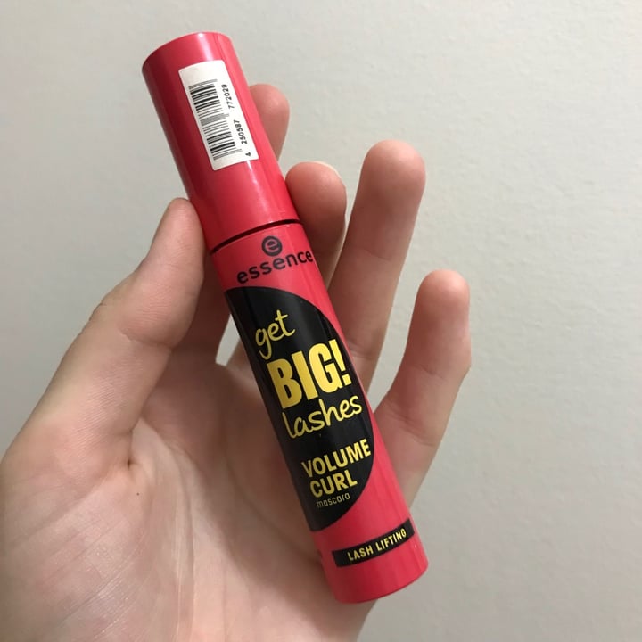 photo of Essence Cosmetics Get Big! Lashes Volume Curl Mascara shared by @veggi-bella on  11 Oct 2021 - review