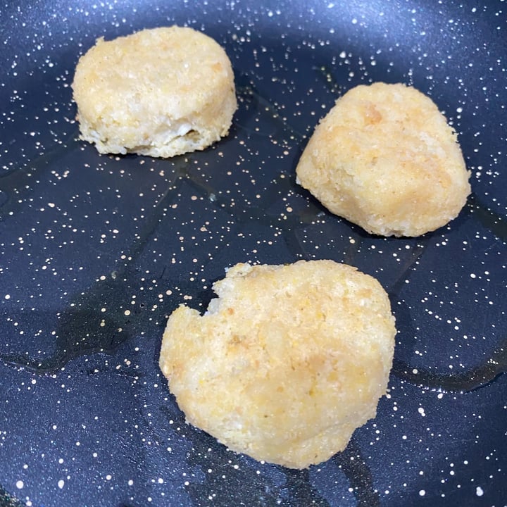 review photo of Wildly good cauliflower fritter bites shared by @arianemeschiatti on 05 Jul 2022 - review