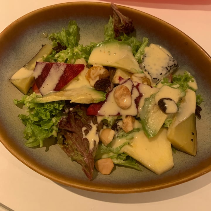 photo of SUFOOD Singapore Energized salad with Avocado and Macadamia shared by @turtleisland on  07 Mar 2022 - review