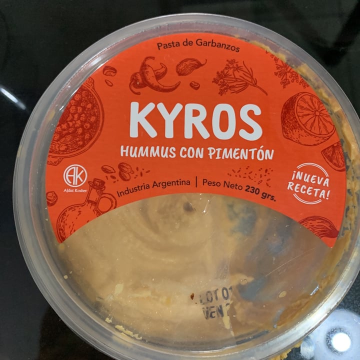 photo of Kyros Hummus con Pimentón shared by @valentina777 on  14 Sep 2021 - review