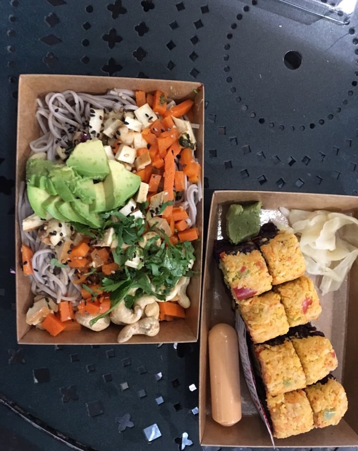 photo of Beyond Sushi Spicy Mango Roll and Zany Carrot Soba Noodles shared by @clairecancook on  04 Jun 2018 - review